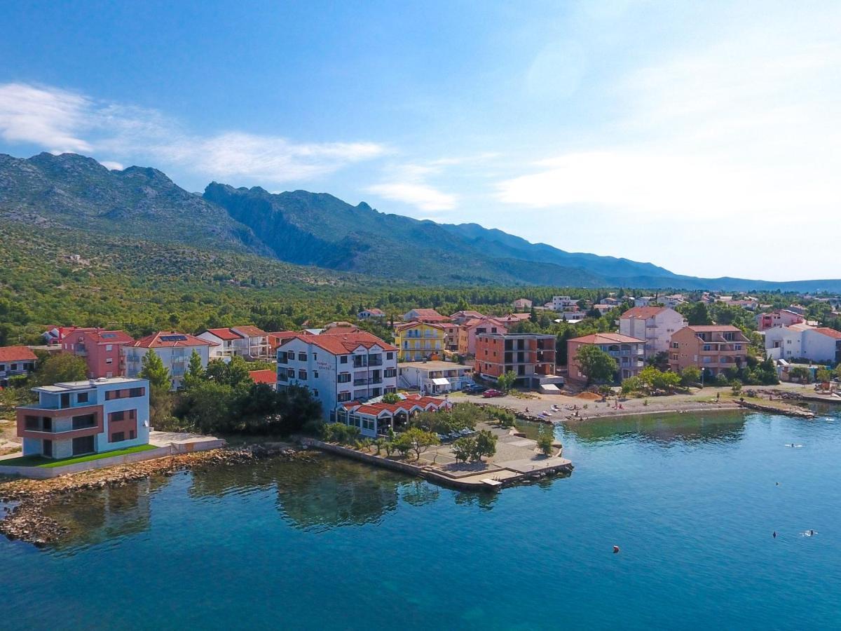 Bed and Breakfast Pansion Croatia à Starigrad Paklenica Extérieur photo