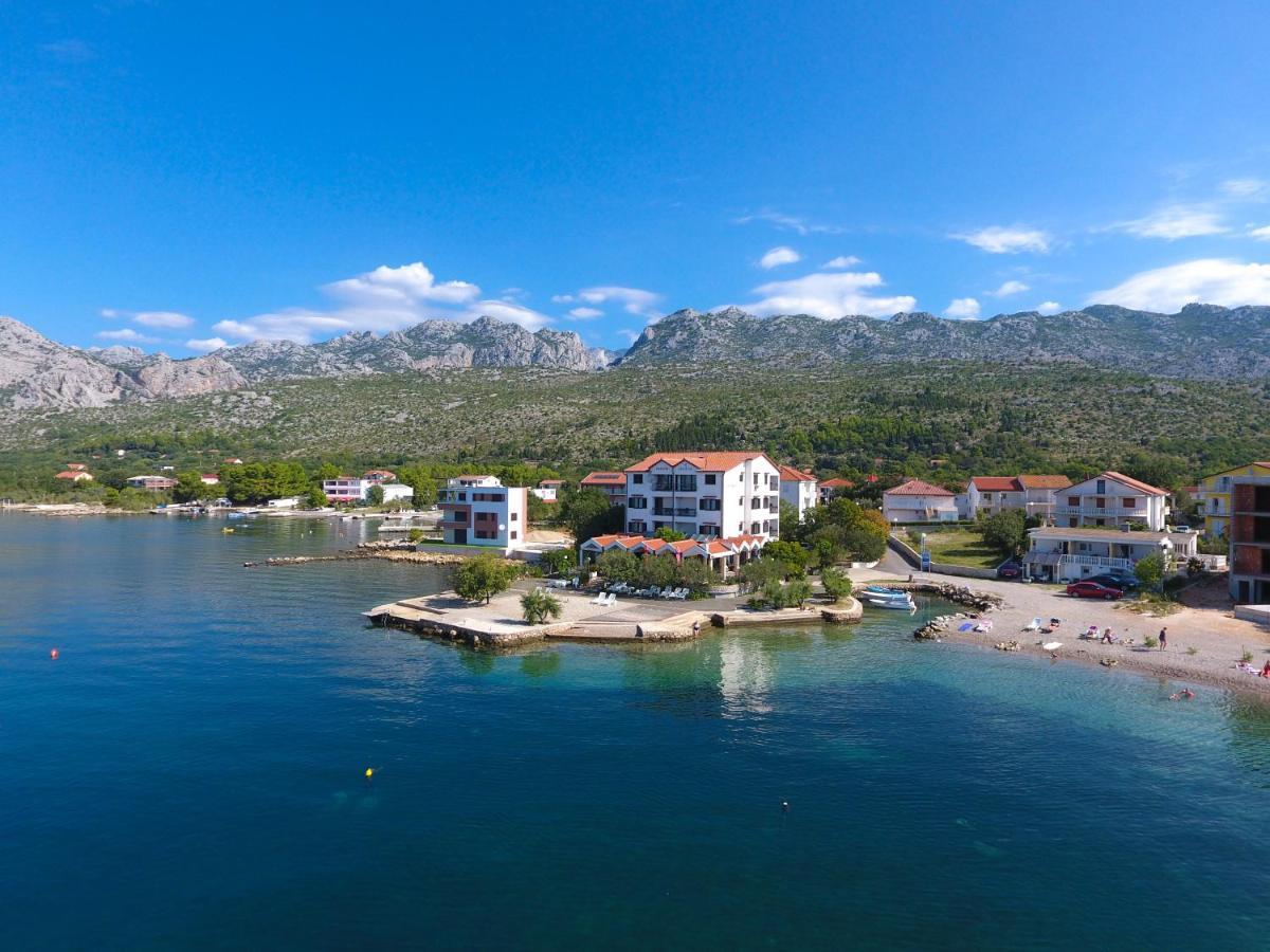 Bed and Breakfast Pansion Croatia à Starigrad Paklenica Extérieur photo