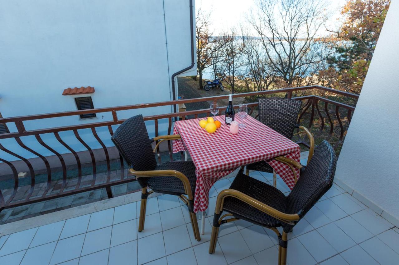 Bed and Breakfast Pansion Croatia à Starigrad Paklenica Extérieur photo