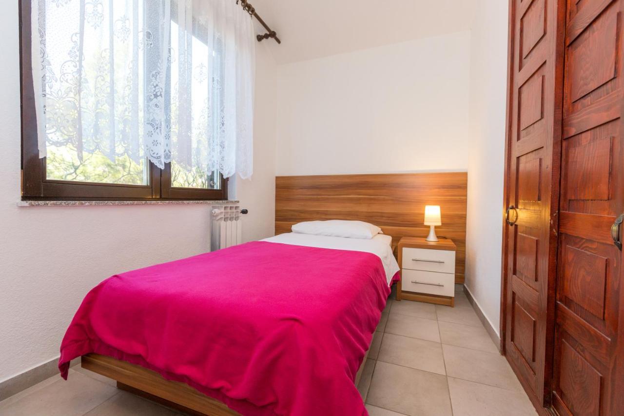 Bed and Breakfast Pansion Croatia à Starigrad Paklenica Extérieur photo
