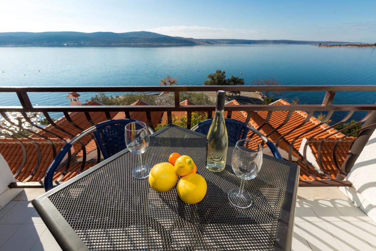 Bed and Breakfast Pansion Croatia à Starigrad Paklenica Extérieur photo