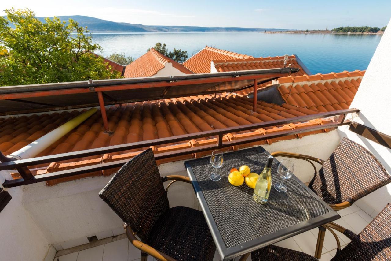 Bed and Breakfast Pansion Croatia à Starigrad Paklenica Extérieur photo