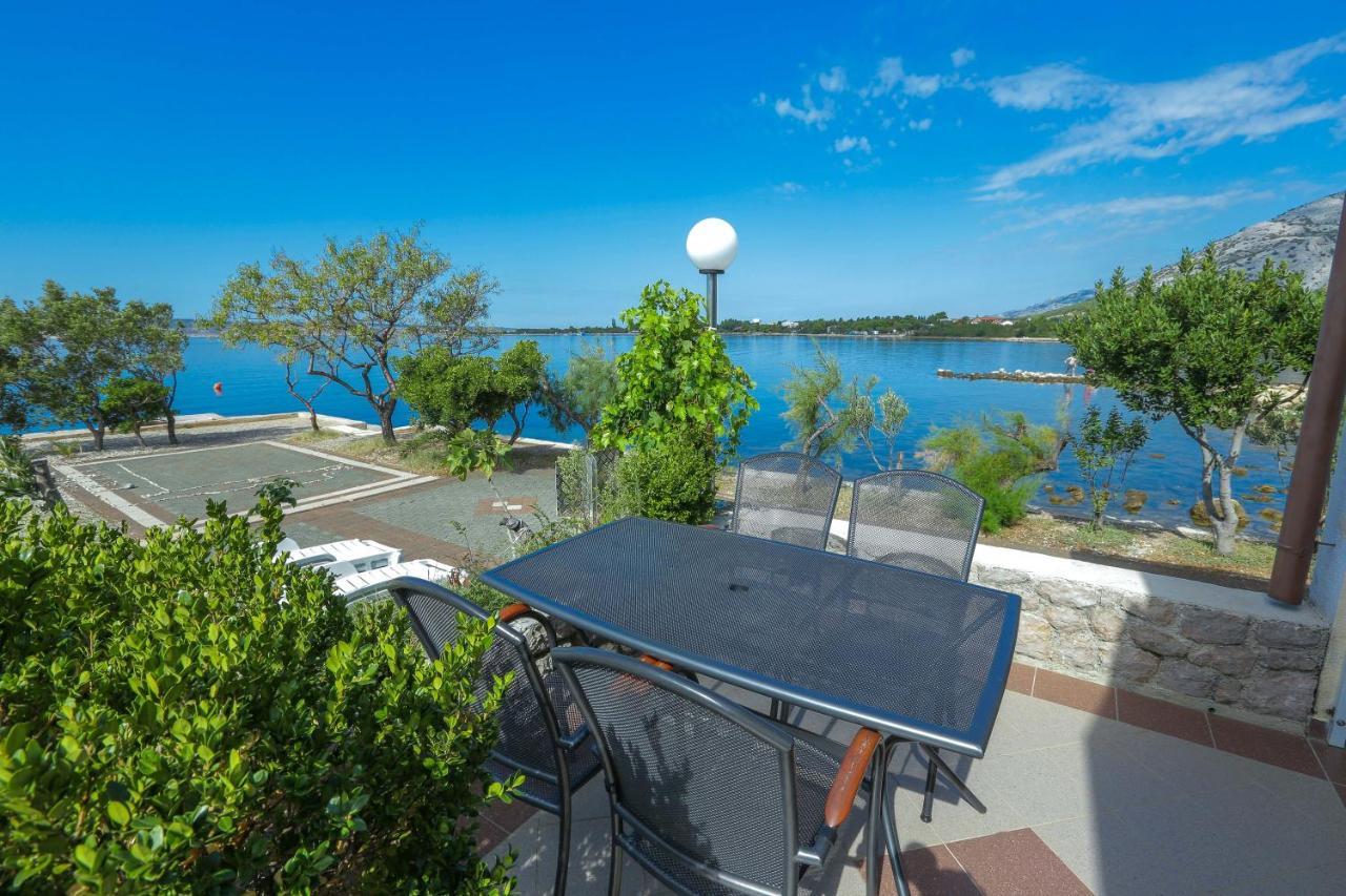 Bed and Breakfast Pansion Croatia à Starigrad Paklenica Extérieur photo