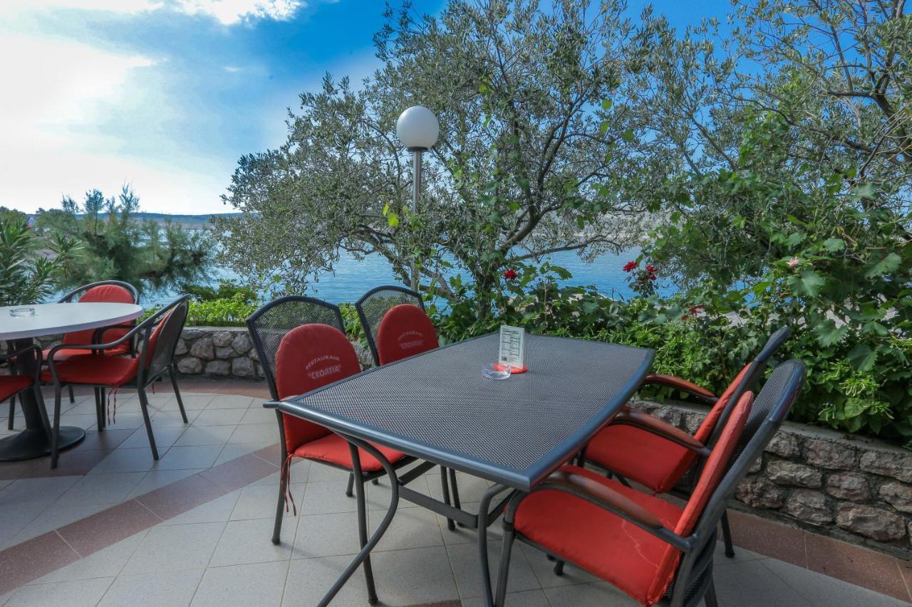 Bed and Breakfast Pansion Croatia à Starigrad Paklenica Extérieur photo